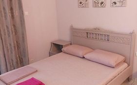 Dionisis Apartments Saronida
